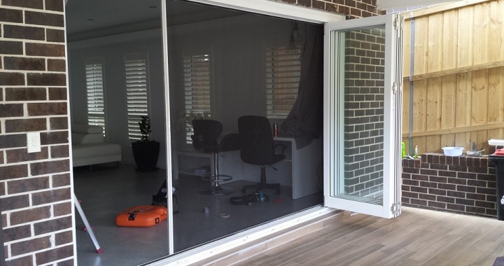 Warriewood Retractable Fly Screens 0451 001 060